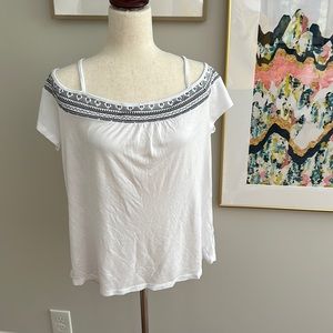 Venus/La Scana Cold Shoulder Top sz M